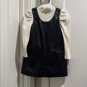 GUC BLACK PLEATHER JUMPER AND IVORY UNDERSHIRT